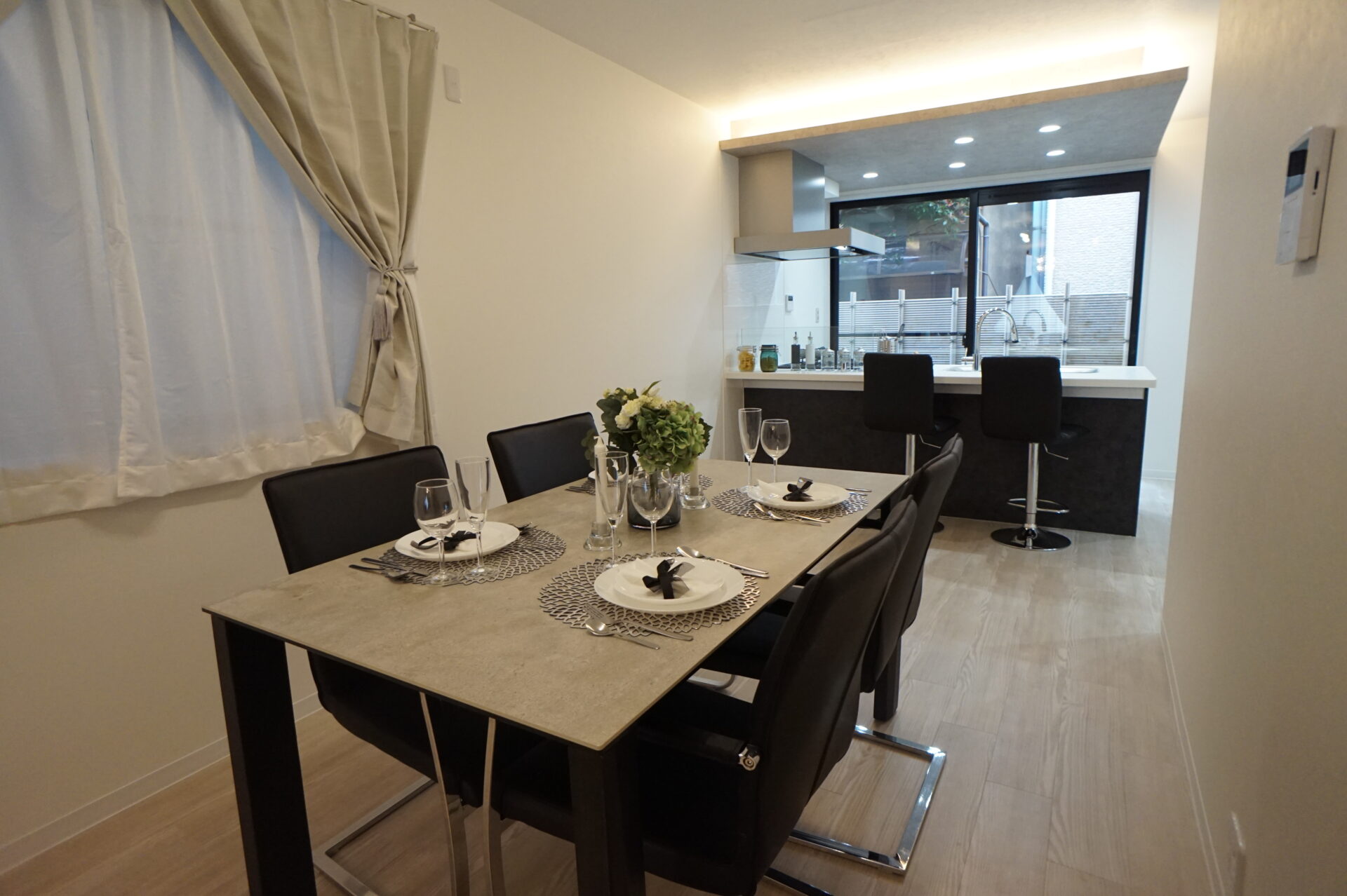 異素材MIXで生まれる、洗練されたラグジュアリー空間 アイキャッチ 異素材MIXで生まれる、洗練されたラグジュアリー空間 アイキャッチ