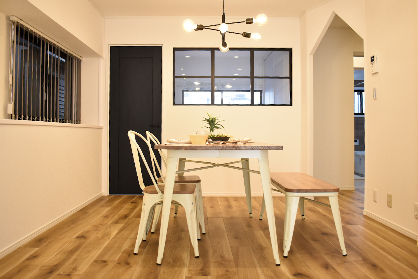 さんかく壁がかわいい△採光ばっちりな戸建フルリノベーション アイキャッチ さんかく壁がかわいい△採光ばっちりな戸建フルリノベーション アイキャッチ