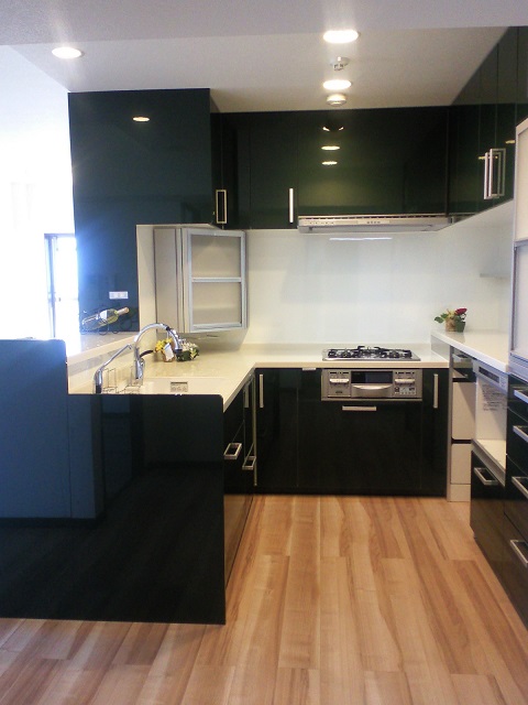 体の移動が最小限コの字型キッチン アイキャッチ 体の移動が最小限コの字型キッチン アイキャッチ