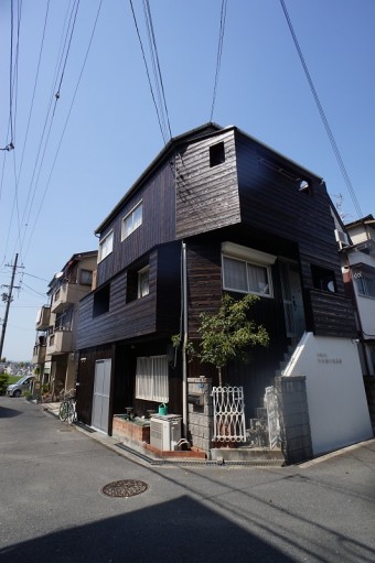 国産杉フッ素樹脂塗装の焼杉で仕上げた外壁国産杉フッ素樹脂塗装の焼杉で仕上げた外壁 アイキャッチ 国産杉フッ素樹脂塗装の焼杉で仕上げた外壁国産杉フッ素樹脂塗装の焼杉で仕上げた外壁 アイキャッチ