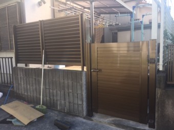 ブロック塀+フェンスを壊して門扉を取付 アイキャッチ ブロック塀+フェンスを壊して門扉を取付 アイキャッチ