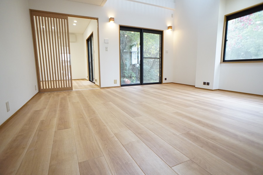 中古物件購入に伴い床フローリング&建具を一新 アイキャッチ 中古物件購入に伴い床フローリング&建具を一新 アイキャッチ