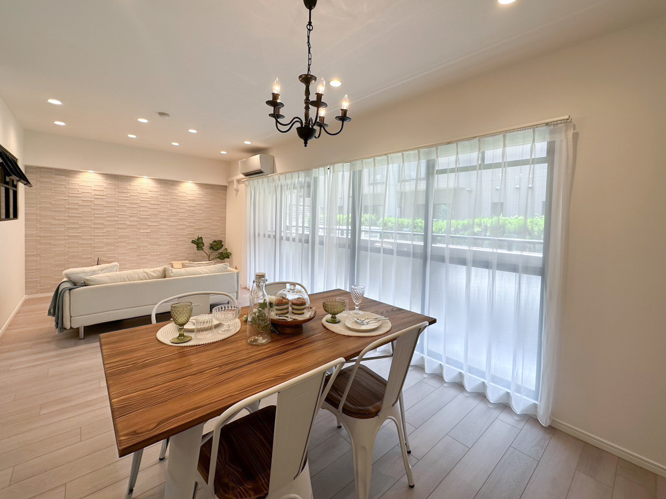 ホワイト×オークのナチュラルカントリーテイスト アイキャッチ ホワイト×オークのナチュラルカントリーテイスト アイキャッチ