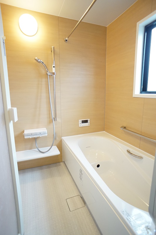 木の風合いを表現した壁パネル浴室 アイキャッチ 木の風合いを表現した壁パネル浴室 アイキャッチ