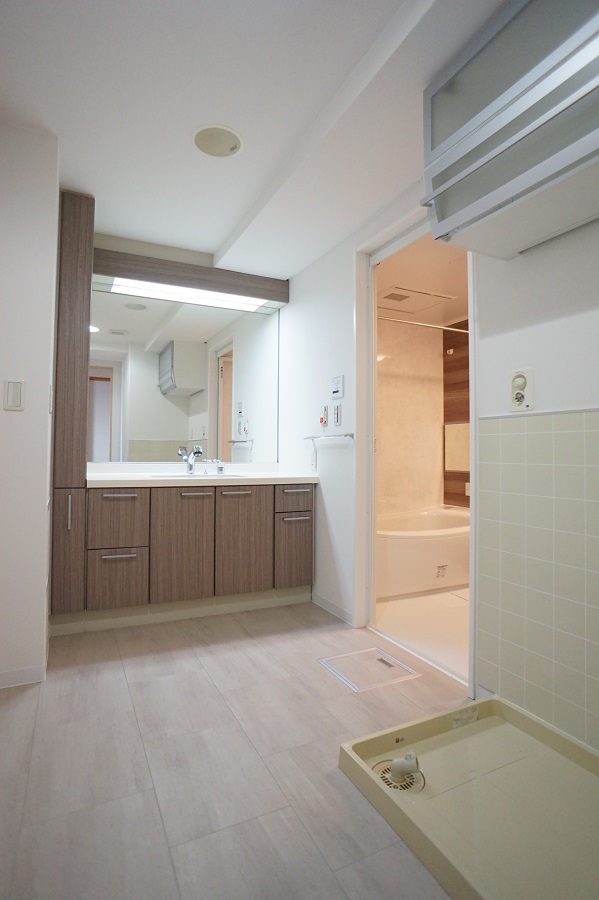 ダイノックシートで蘇る洗面化粧台 アイキャッチ ダイノックシートで蘇る洗面化粧台 アイキャッチ