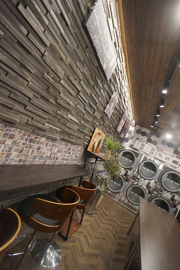 カフェですか？　いいえ、コインランドリーです。　CONCEPT【ロンドン郊外の片田舎コインランドリー】 アイキャッチ
