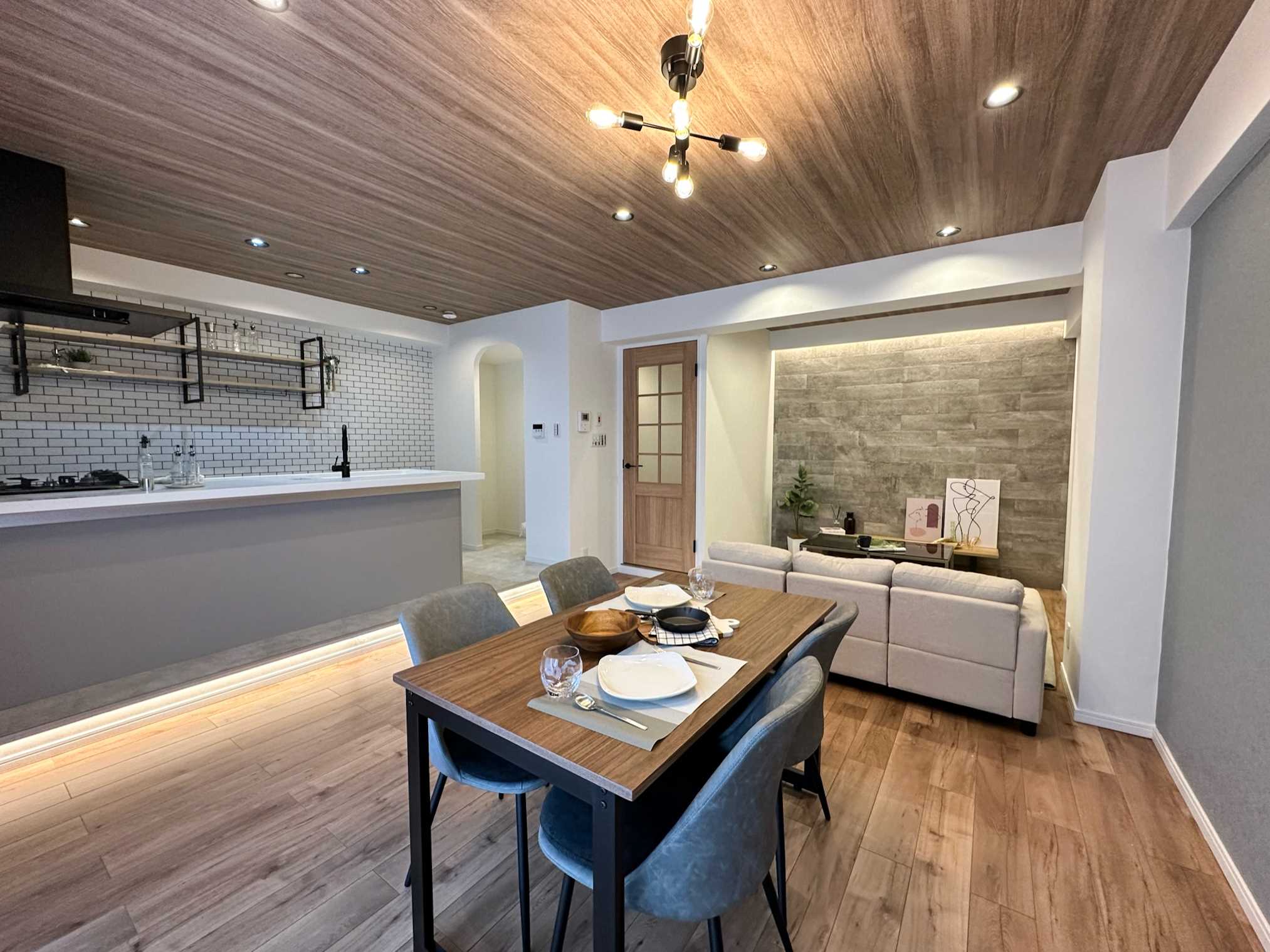 パントリーにウォークインクローゼット　大容量収納の3LDKマンションリノベ アイキャッチ