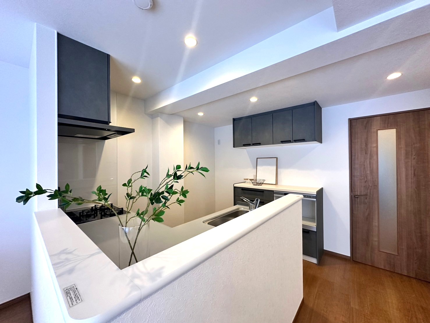 広々使いやすい、オープンなL型キッチン アイキャッチ 広々使いやすい、オープンなL型キッチン アイキャッチ