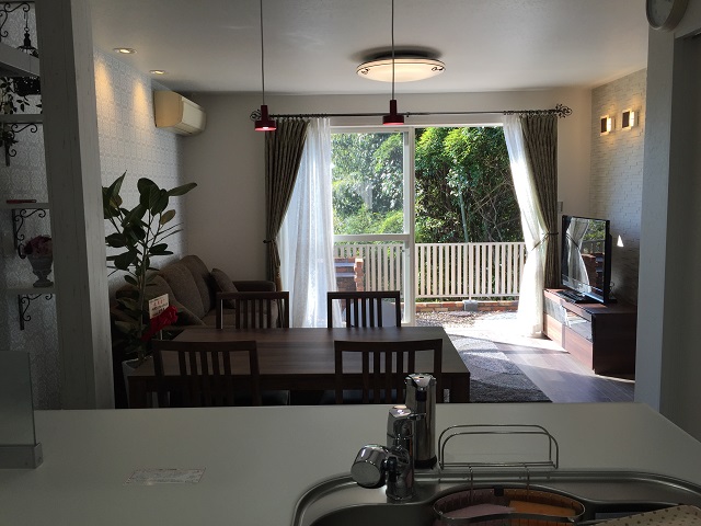 フルフラット対面キッチンでイングリッシュGardenを望む! アイキャッチ フルフラット対面キッチンでイングリッシュGardenを望む! アイキャッチ