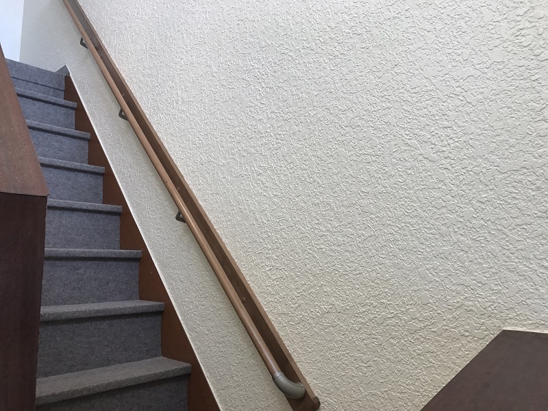 階段に手摺取付 アイキャッチ 階段に手摺取付 アイキャッチ