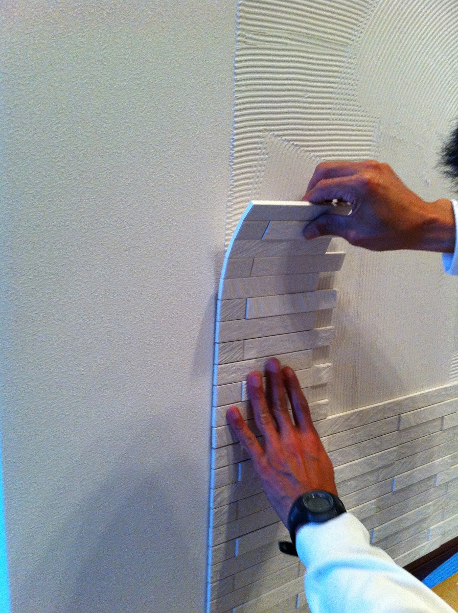 調湿効果も期待!意匠も抜群のエコカラット アイキャッチ 調湿効果も期待!意匠も抜群のエコカラット アイキャッチ