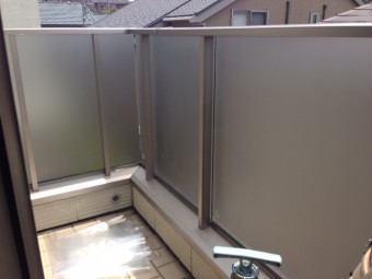 バルコニー手摺壁に目隠しフィルム アイキャッチ バルコニー手摺壁に目隠しフィルム アイキャッチ