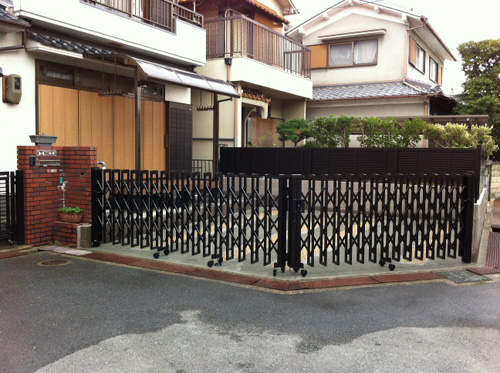 立派な庭園でしたが・・・思いきって駐車場に! アイキャッチ 立派な庭園でしたが・・・思いきって駐車場に! アイキャッチ