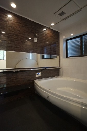 ワイドミラー&調光ダウンライトも完備の1624ユニット アイキャッチ ワイドミラー&調光ダウンライトも完備の1624ユニット アイキャッチ