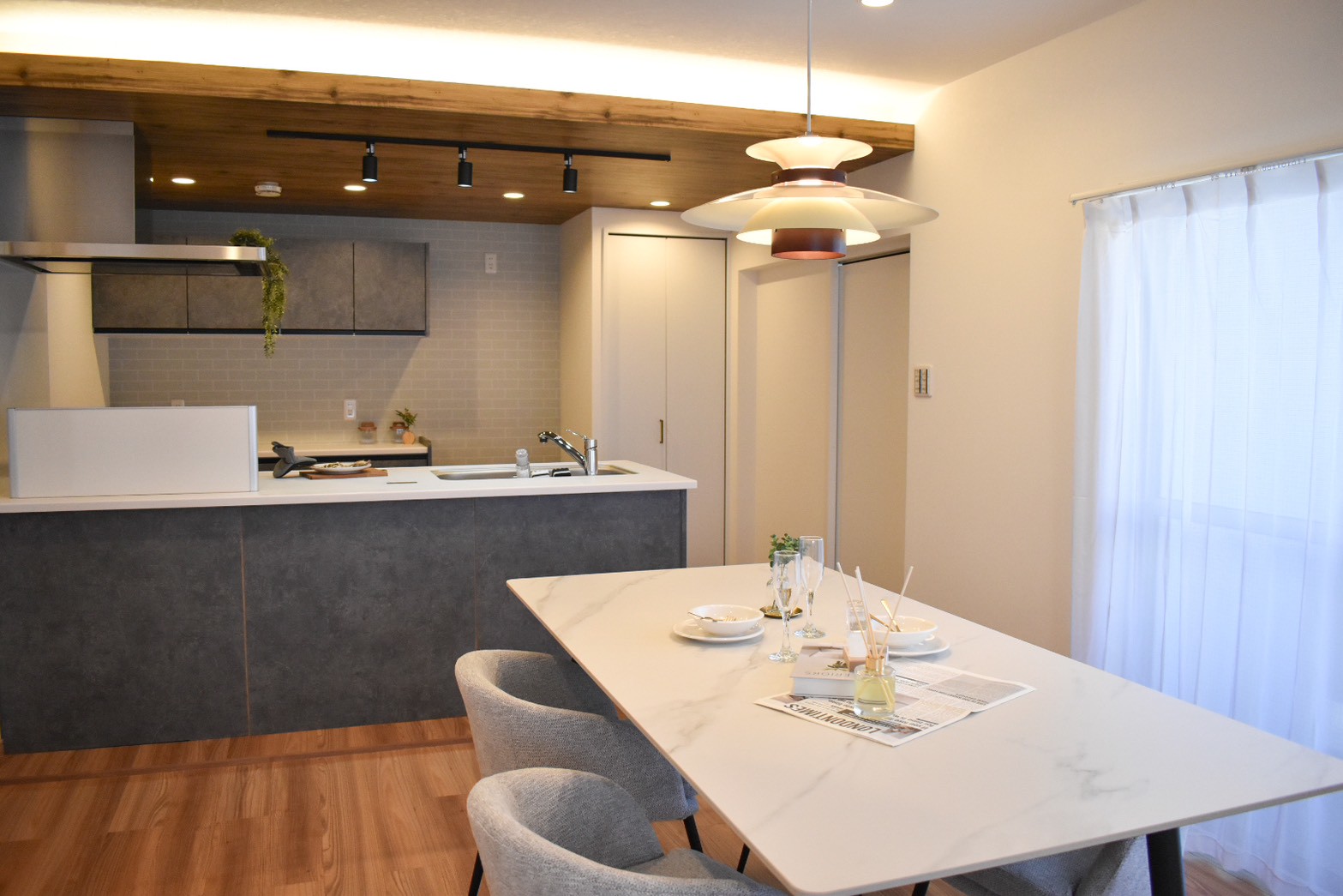 躯体を活かして空間を仕切る マンション角部屋フルリノベーション☕* アイキャッチ 躯体を活かして空間を仕切る マンション角部屋フルリノベーション☕* アイキャッチ