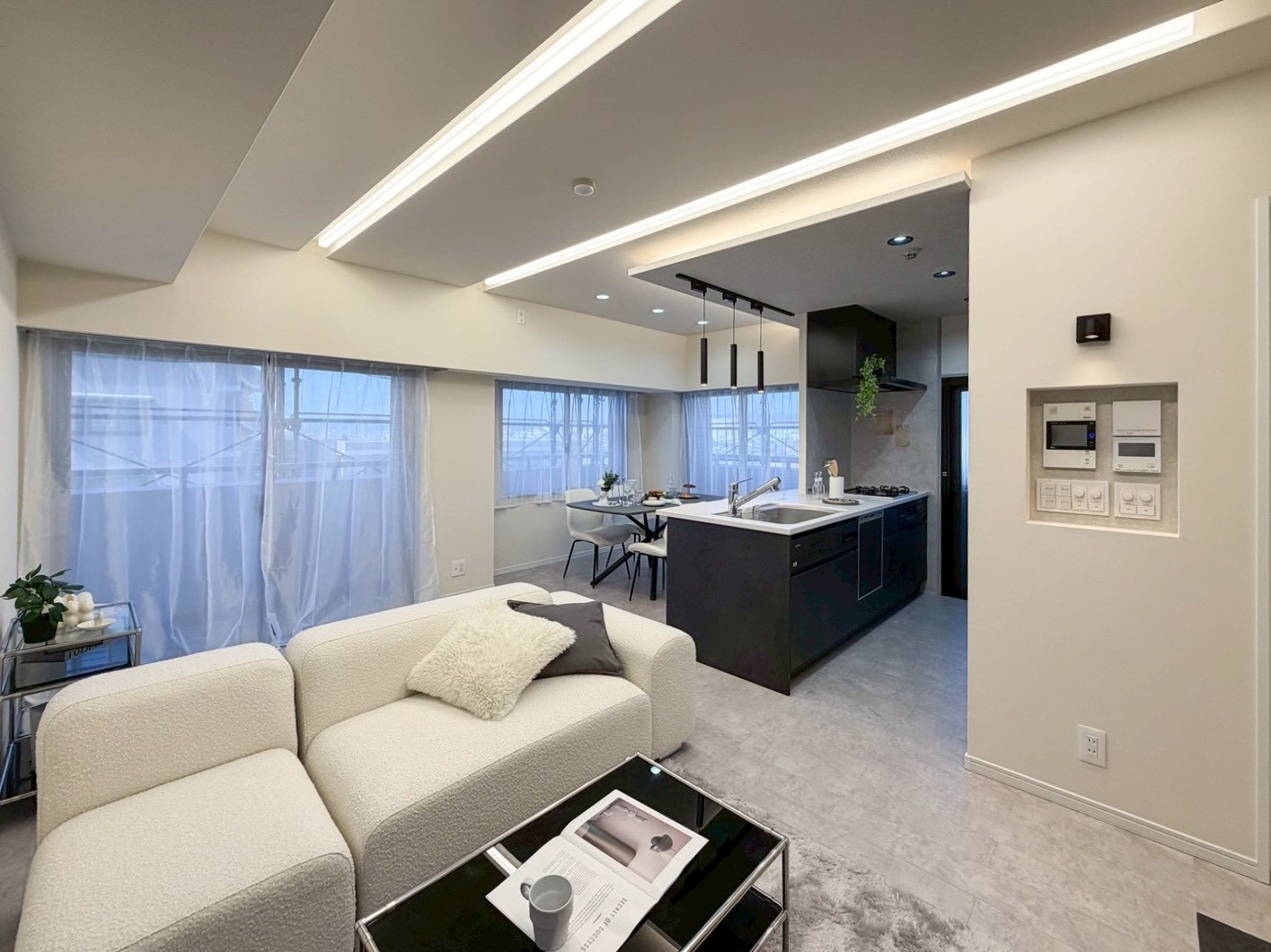 照明が主役!アーバンなモノトーンスタイル アイキャッチ 照明が主役!アーバンなモノトーンスタイル アイキャッチ